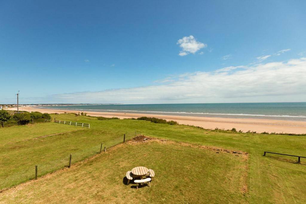 Beachfront Apartment - Ground Floor Apartment With Sea Views, Next To The Beach, Bridlington, North Yorkshire Bessingby Exterior foto